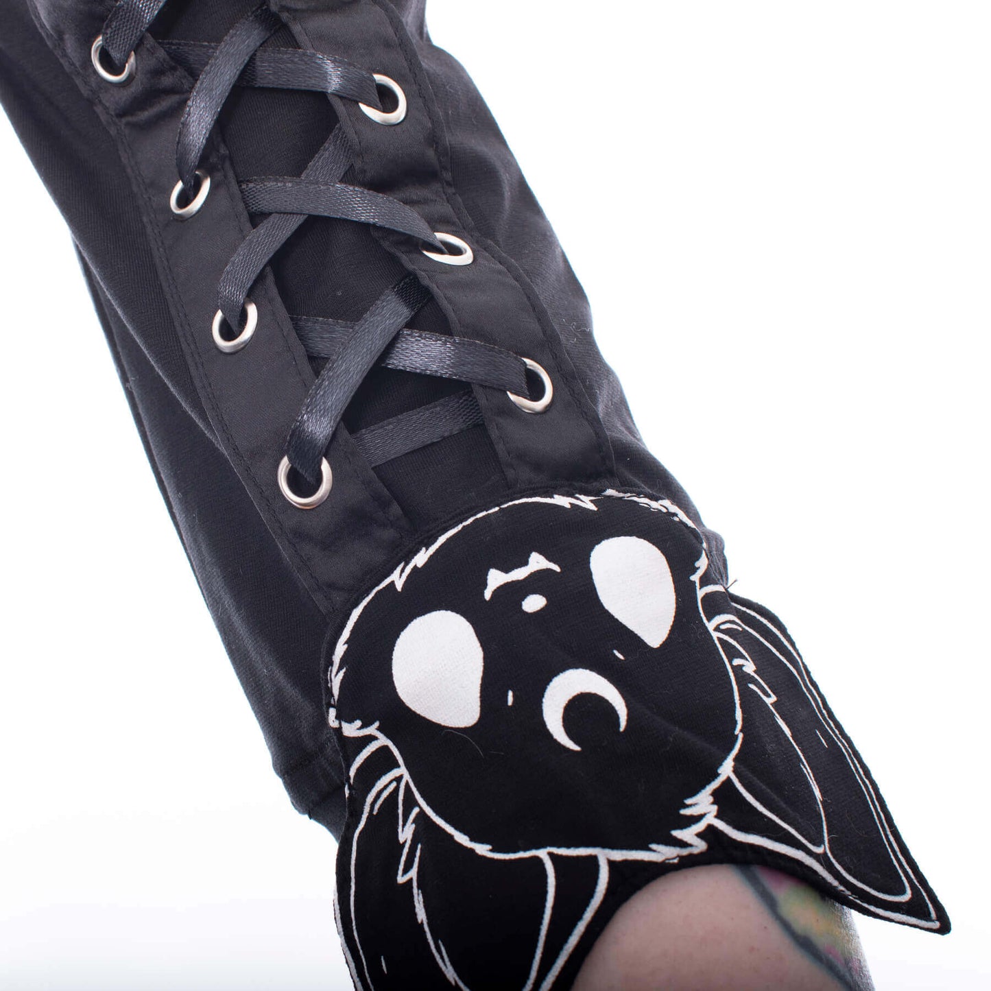 Heartless Luna Arm warmers in Black
